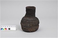 藏品(籐編瓶形器)的圖片